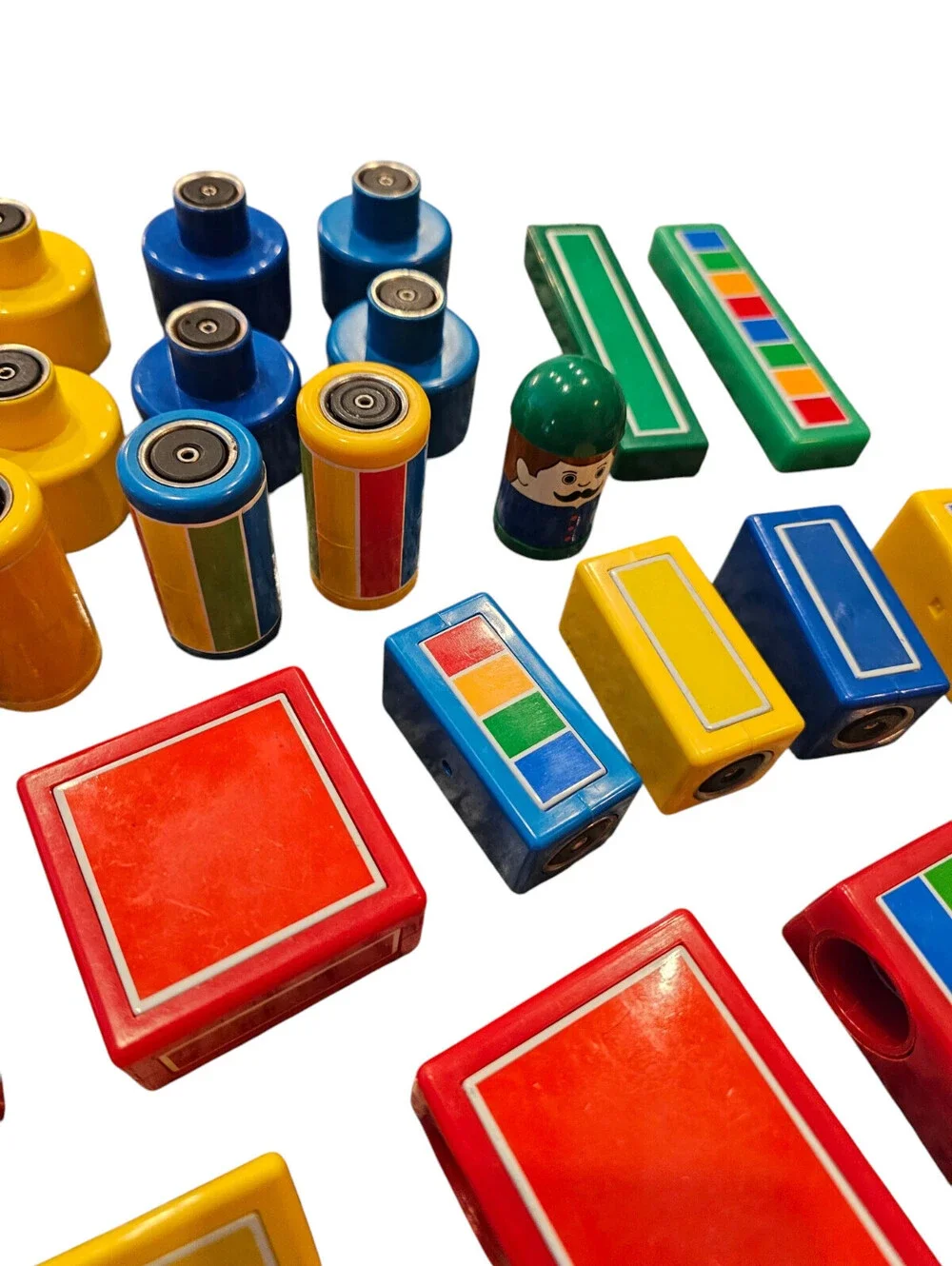 Lot of 31 Vintage 1980s Hilco Magnetic Building Blocks